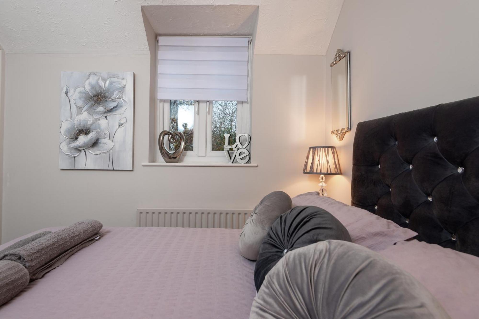 Worcester Fabulous Cherry Tree Mews Self Check In Dogs Welcome By Prior Arrangement , 2 Double Bedrooms ,Super Fast Wi-Fi, With Free Off Road Parking For 2 Vehicles Near Royal Hospital And Woodland Walks Eksteriør billede