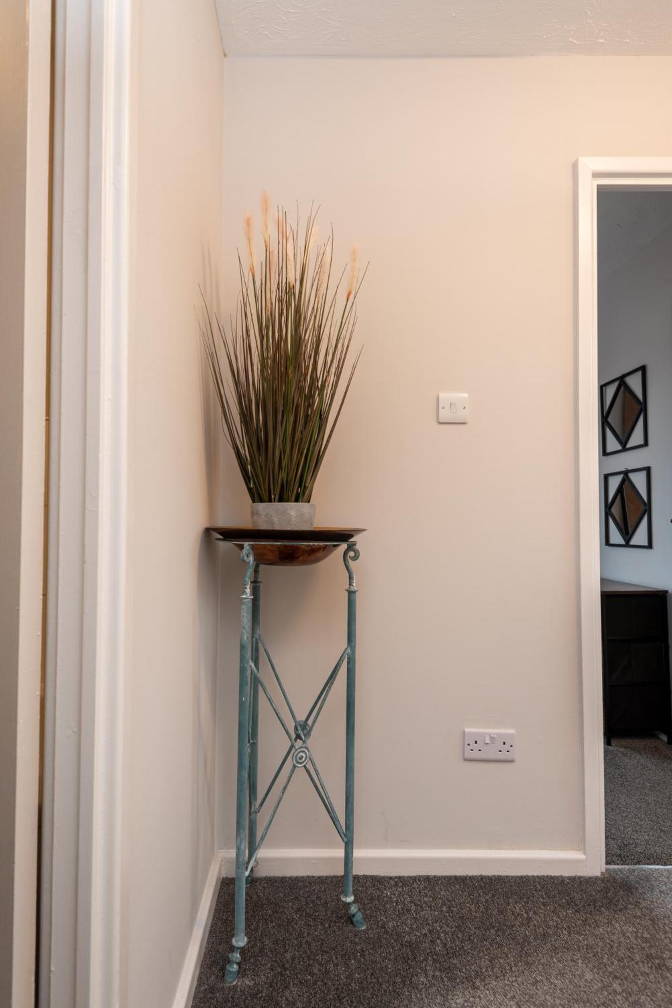 Worcester Fabulous Cherry Tree Mews Self Check In Dogs Welcome By Prior Arrangement , 2 Double Bedrooms ,Super Fast Wi-Fi, With Free Off Road Parking For 2 Vehicles Near Royal Hospital And Woodland Walks Eksteriør billede