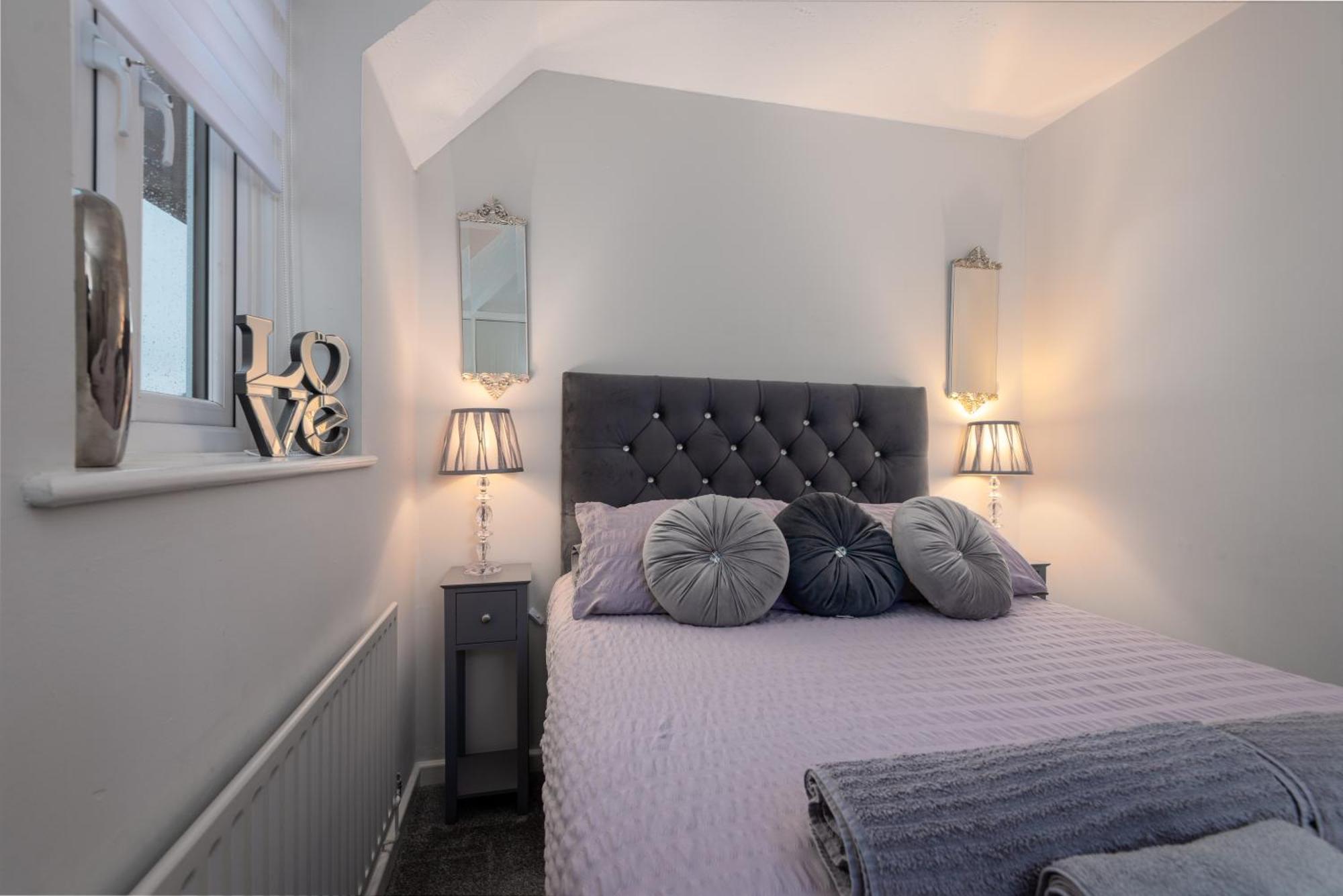Worcester Fabulous Cherry Tree Mews Self Check In Dogs Welcome By Prior Arrangement , 2 Double Bedrooms ,Super Fast Wi-Fi, With Free Off Road Parking For 2 Vehicles Near Royal Hospital And Woodland Walks Eksteriør billede