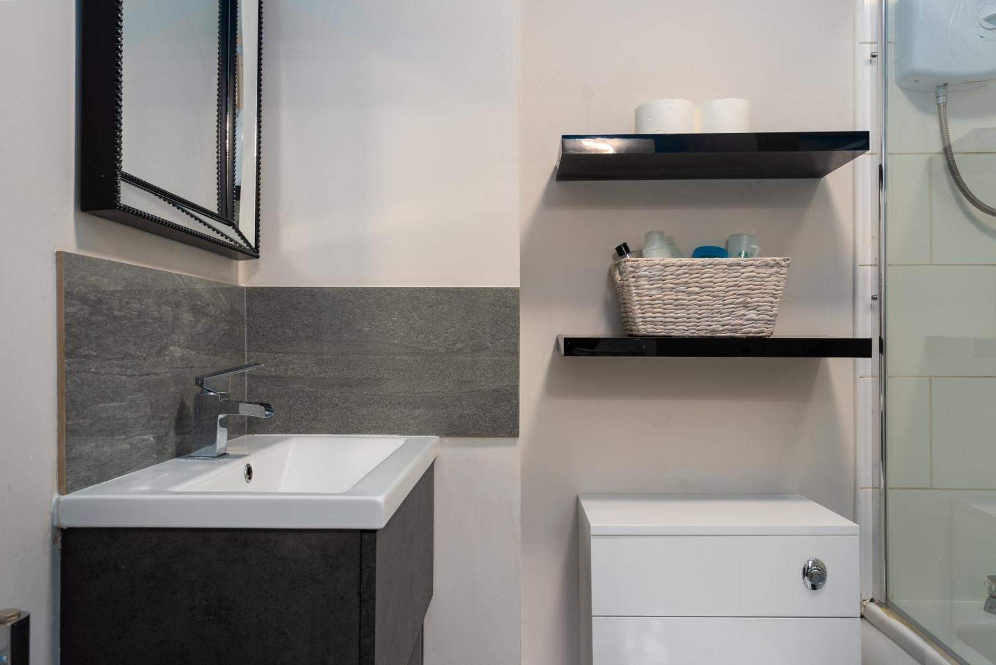 Worcester Fabulous Cherry Tree Mews Self Check In Dogs Welcome By Prior Arrangement , 2 Double Bedrooms ,Super Fast Wi-Fi, With Free Off Road Parking For 2 Vehicles Near Royal Hospital And Woodland Walks Eksteriør billede