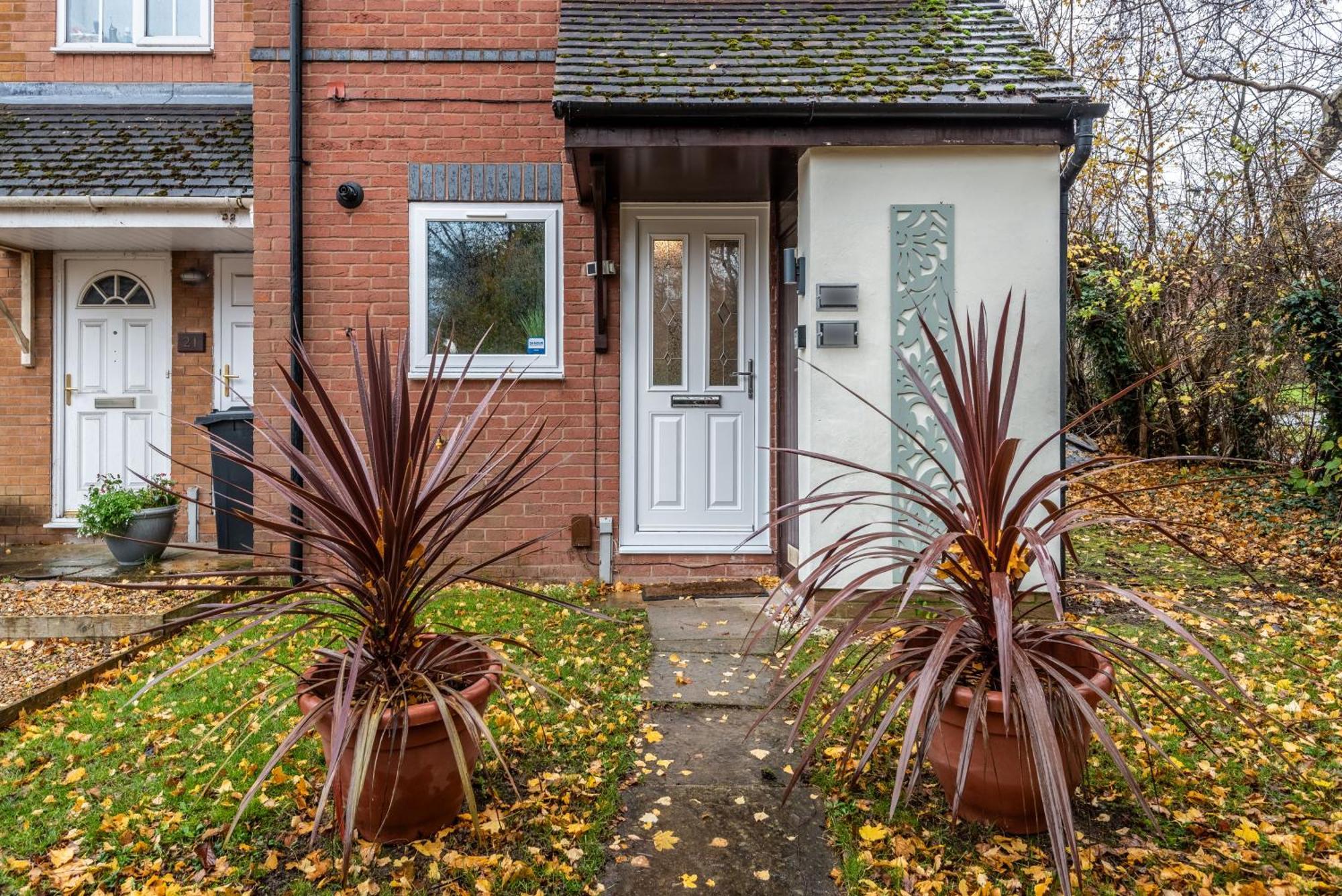Worcester Fabulous Cherry Tree Mews Self Check In Dogs Welcome By Prior Arrangement , 2 Double Bedrooms ,Super Fast Wi-Fi, With Free Off Road Parking For 2 Vehicles Near Royal Hospital And Woodland Walks Eksteriør billede